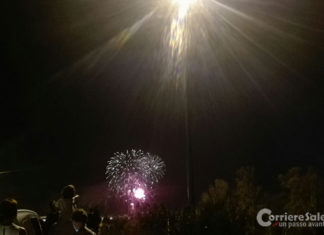 Tragedia sfiorata durante lo show pirotecnico per San Giuseppe: tre ustionati, donna ricoverata in ospedale