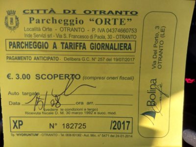 Il laghetto della Cava di Bauxite non è più gratis: 3 euro per il parcheggio. «Vogliamo difenderlo dall'invasione delle auto» - Corriere Salentino