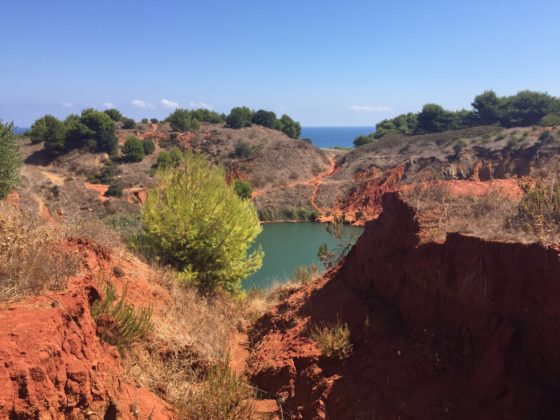 Alla scoperta del Salento. La cava di bauxite a Otranto: la vita oltre l’abbandono - Corriere Salentino