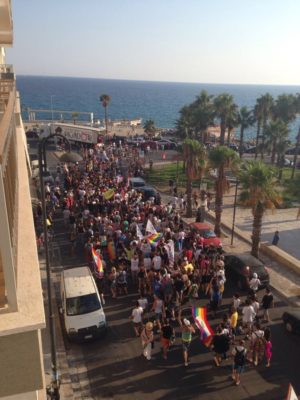 Gallipoli, le immagini del "Salento pride": presenti il sindaco Minerva e l'assessore leccese Miglietta - Corriere Salentino