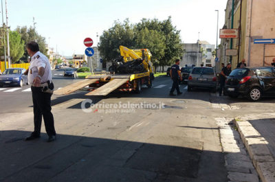 Violento schianto tra moto ed auto, due 27enni in ospedale: uno è in Rianimazione - Corriere Salentino