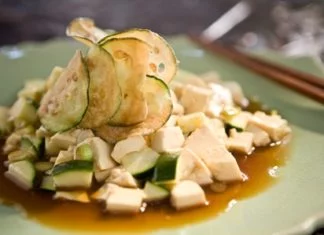 La ricetta del giorno: Insalata di tofu con zucchine