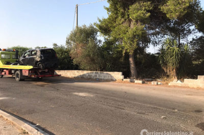 Schianto contro una rotatoria: muore giovane, gravi due amici - Corriere Salentino