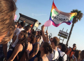 I colori e le differenze rendono possibile la realtà: il Salento Pride si fa spazio sul lungomare di Gallipoli