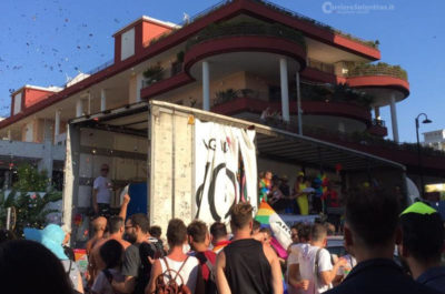 I colori e le differenze rendono possibile la realtà: il Salento Pride si fa spazio sul lungomare di Gallipoli - Corriere Salentino