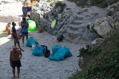 Sporcizia e incuria, ripulita la Grotta di San Cristoforo a Torre dell’Orso - Corriere Salentino