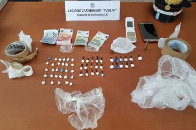 Sull'armadio 55 dosi di cocaina ed un proiettile da cecchino: arrestato un 20enne - Corriere Salentino