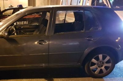 Lo pestano, lo rapinano e gli sfasciano l'auto: in manette uno degli aggressori, ricercati i complici - Corriere Salentino