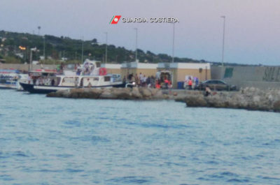 Si tuffa dalla piattaforma e rimane ferito, soccorso dalla Capitaneria di Porto - Corriere Salentino