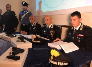 Droga, rapine, furti e violenza per tenere “sotto scacco” il territorio: scacco al clan Coluccia, 37 arresti