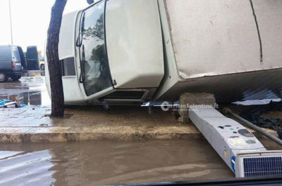 Violenti nubifragi e trombe d'aria nel Salento: allagamenti, camion ribaltati e alberi caduti su case - Corriere Salentino