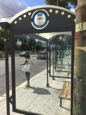 Il viaggio infinito senza segnaletica: ecco perché a Lecce tutti preferiscono l'auto ai bus pubblici - Corriere Salentino