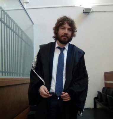 Lanciò bottiglie contro i giocatori e nella fuga ferì anziano dopo Lecce-Carpi: 27enne assolto - Corriere Salentino