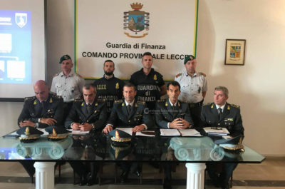 Dal traffico di sigarette a quello di esseri umani: ex contrabbandieri gestivano la tratta dei migranti, sette arresti - Corriere Salentino