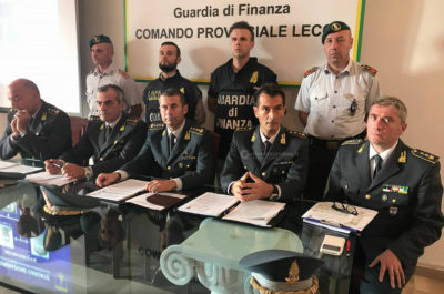 Dal traffico di sigarette a quello di esseri umani: ex contrabbandieri gestivano la tratta dei migranti, sette arresti - Corriere Salentino
