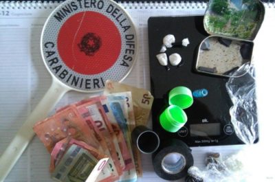 Centrale dello spaccio di cocaina e hashish in casa: scattano due arresti - Corriere Salentino