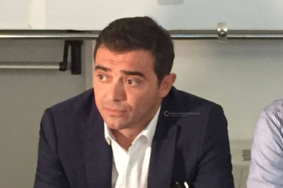 La guerra per la segreteria Pd, Minerva propone primarie aperte: "Non faremo accordicchi politici". Ma l'area Emiliano è più isolata - Corriere Salentino