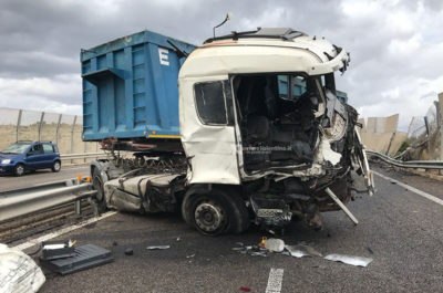 Schianto mortale contro l'ambulanza, indagato per omicidio stradale il conducente dell'autocarro - Corriere Salentino