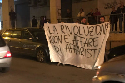 Dibattito con D'Alema, attacco violento e ingiustificato di presunti "no Tap" all'Arci: danni alle auto e insulti - Corriere Salentino