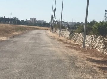 Lo strano caso di via Piccinni a Lecce, pali della luce installati prima delle elezioni e poi rimossi subito dopo - Corriere Salentino