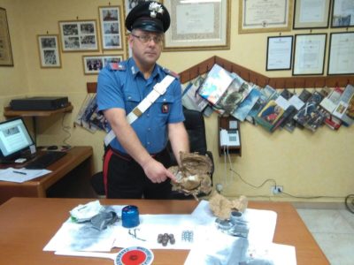 Aveva nell'armadio tre ordigni esplosivi: 23enne arrestato - Corriere Salentino
