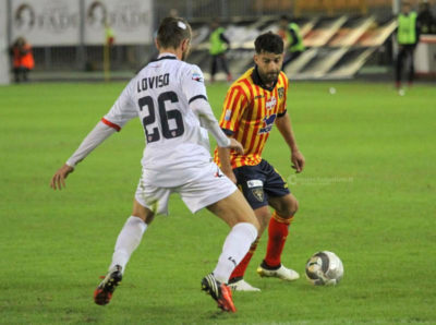 Il Lecce vince anche col Cosenza e va in fuga - Corriere Salentino