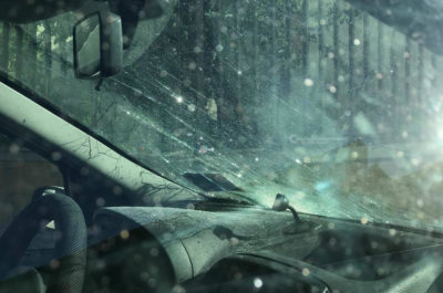 Bomba carta sul parabrezza dell'auto di un procuratore legale, misterioso attentato in città - Corriere Salentino