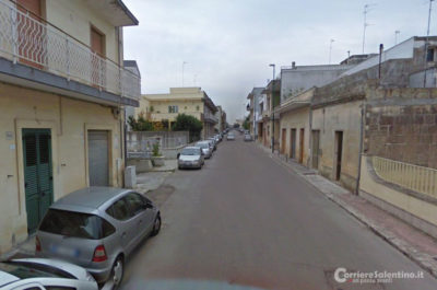 Cade dal tetto e si schianta su un'auto: 84enne muore sul colpo - Corriere Salentino