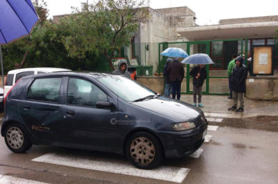 Cadono calcinacci nell'aula della scuola elementare: studenti evacuati, verifiche in corso - Corriere Salentino