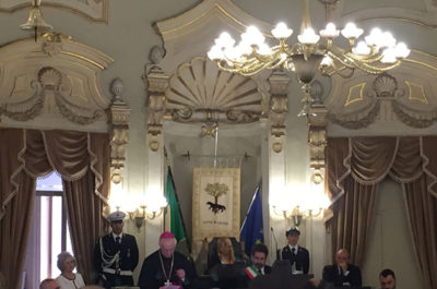 Consegnate le chiavi della città all’ Arcivescovo Domenico D’Ambrosio - Corriere Salentino