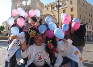 “Giornata SOLOxLORO”, a Lecce tre giorni per colorare tutto di rosa e celeste