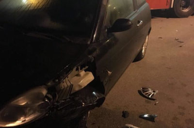 Operatrice telefonica perde il controllo dell'auto e si schianta nel parcheggio di Comdata: danni, ma nessun ferito - Corriere Salentino