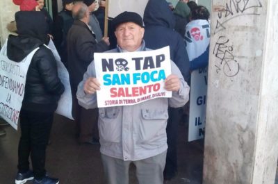 "Giù le mani dal Salento" No Tap davanti la sede del Consiglio regionale - Corriere Salentino