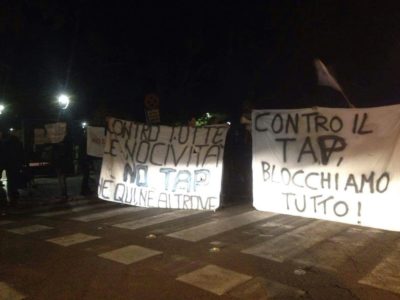 Incursione di 250 "No Tap" nel cuore di Lecce: traffico in tilt e polizia seminata - Corriere Salentino