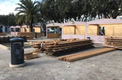 Aria di Natale e in Piazza Mazzini compaiono per la prima volta le casette in legno - Corriere Salentino