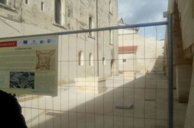 Tagliato il nastro alla Porta Falsa del Castello Carlo V su Piazza Libertini - Corriere Salentino
