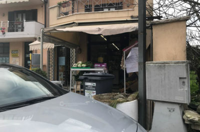 Fiamme danneggiano chioschetto, misterioso incendio nella notte - Corriere Salentino