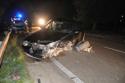 Sorpassa la coda e si schianta contro un'Audi: auto distrutte, feriti in ospedale - Corriere Salentino