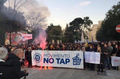 No Tap, in centinaia marciano su Lecce: in quattro bloccati in questura, venivano da Roma - Corriere Salentino