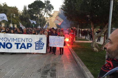 No Tap, in centinaia marciano su Lecce: in quattro bloccati in questura, venivano da Roma - Corriere Salentino