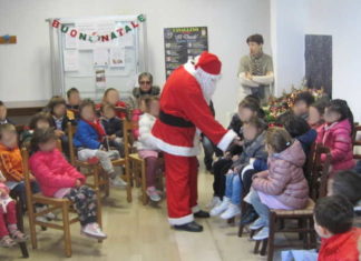 I bambini della materna incontrano i nonni di Castromediano