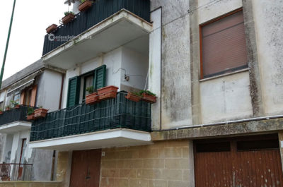 Cade mentre monta le luminarie di Natale: muore sul colpo un 60enne - Corriere Salentino