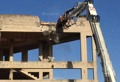 Addio all’ecomostro che costò oltre un miliardo: cancellato entro Natale. Nasce un grande parco - Corriere Salentino