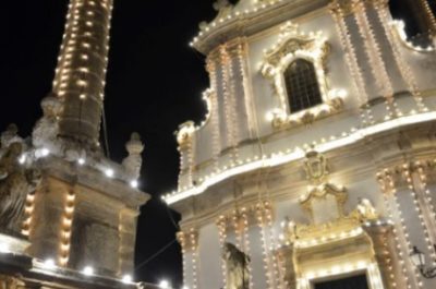 #Assaporalabellezza, Ferrero Rocher illumina piazza Villani a Presicce: sarà il set di un film - Corriere Salentino