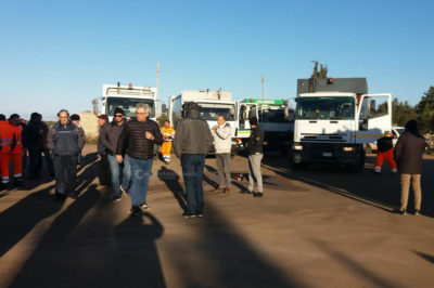 Dopo il blocco della discarica di Cavallino, sindaci e cittadini del sud Salento in protesta: "Non vogliamo i rifiuti di 27 Comuni" - Corriere Salentino