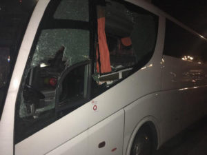 La "vendetta" dopo lo striscione rubato, devastato a Trapani il pullman dell'Us Lecce - Corriere Salentino