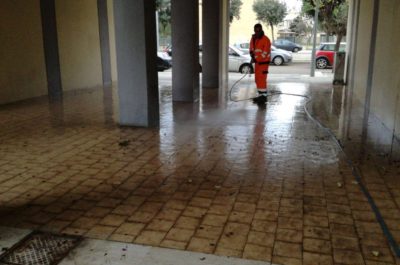 "Quartieri Puliti": ripulito il quartiere Santa Rosa - Corriere Salentino