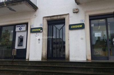 Bandito solitario rapina banca armato di taglierino: in fuga con 20mila euro - Corriere Salentino