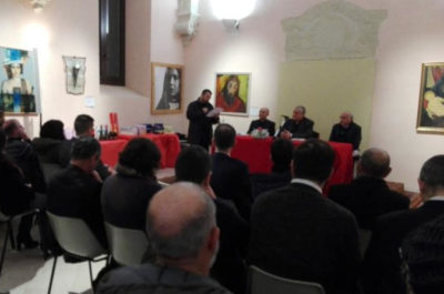 L’Arcivescovo Michele Seccia incontra i docenti e gli studenti dell’Istituto di scienze religiose “don Tonino Bello” - Corriere Salentino