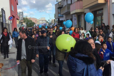 Un’intera comunità sfila per le vie di Melendugno: tutto “chiuso per dignità”. Previsto un nuovo esposto in Procura - Corriere Salentino